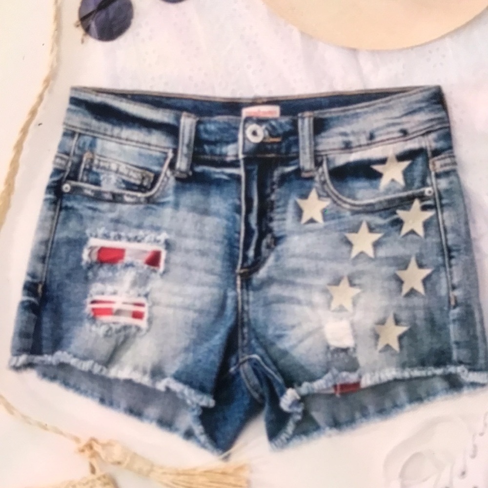 Sneak peek  mid rise denim shorts M 🔥 NEW NWT